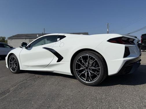2026 Chevrolet Corvette Stingray w/1LT