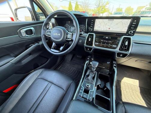 Wolf Gray 2022 Kia Sorento SX