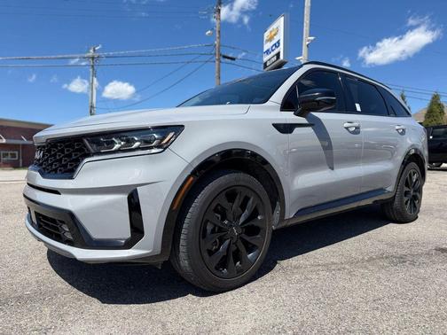 Wolf Gray 2022 Kia Sorento SX