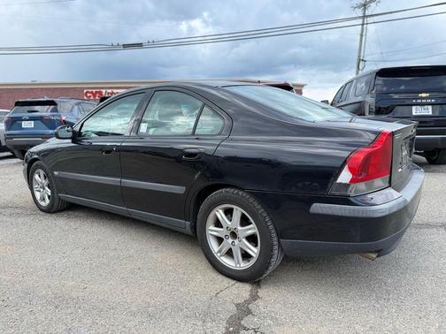 Black 2003 Volvo S60 2.4T