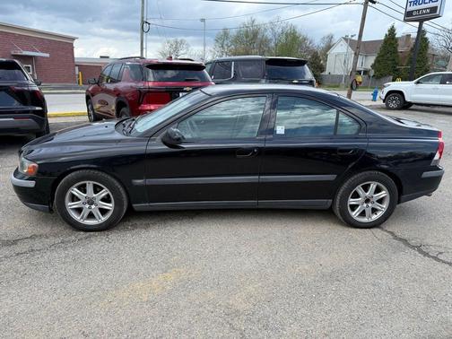 Black 2003 Volvo S60 2.4T