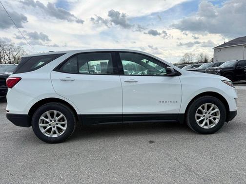 Summit White 2019 Chevrolet Equinox LS