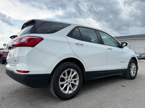 Summit White 2019 Chevrolet Equinox LS