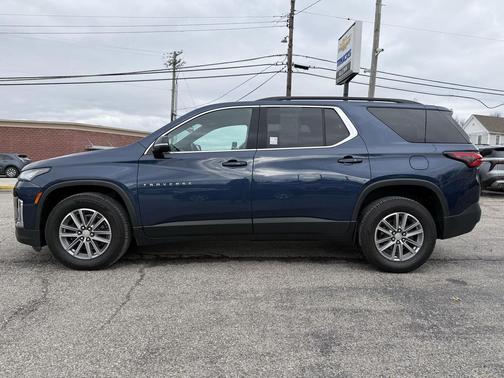 2022 Chevrolet Traverse LT Cloth