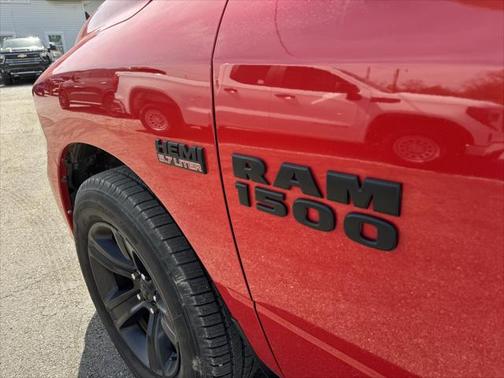 2018 RAM 1500 Night Crew Cab 4x4 5'7' Box