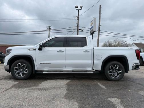 2025 GMC Sierra 1500 SLT