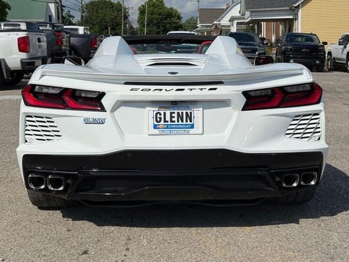 Arctic White 2023 Chevrolet Corvette Stingray w/2LT