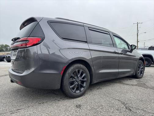 2021 Chrysler Pacifica Touring