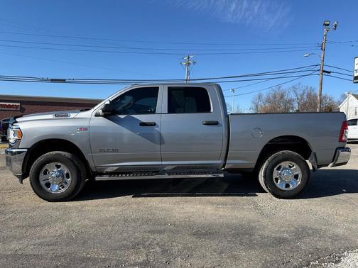 2021 RAM 2500 Tradesman Crew Cab 4x4 6'4' Box