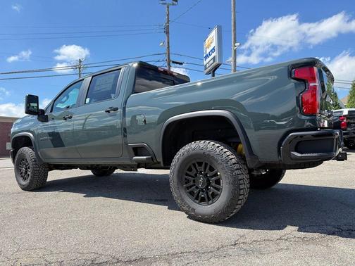 Cypress Gray 2026 Chevrolet Silverado 2500 Crew Cab, Standard Bed, XR2, 4WD