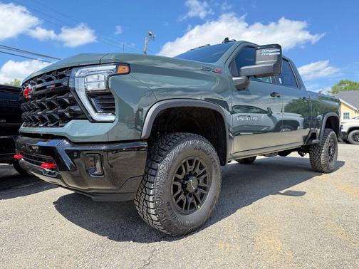 Cypress Gray 2026 Chevrolet Silverado 2500 Crew Cab, Standard Bed, XR2, 4WD
