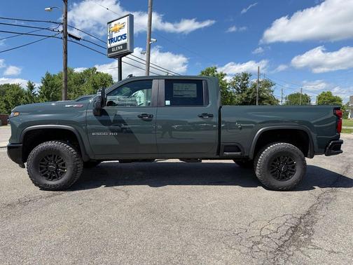 Cypress Gray 2026 Chevrolet Silverado 2500 Crew Cab, Standard Bed, XR2, 4WD