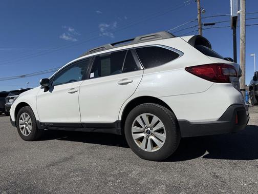 2018 Subaru Outback 2.5i Premium
