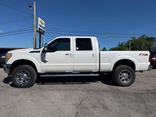 White Platinum Clearcoat Metallic 2015 Ford F-250 Lariat