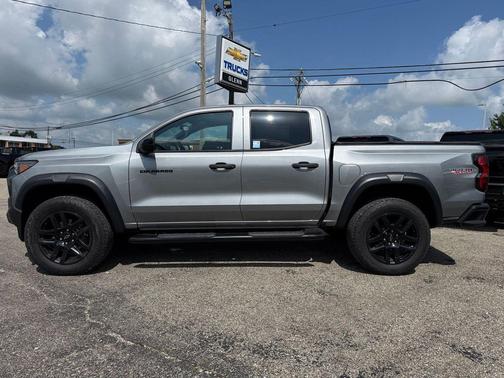 Sterling Grey Metallic 2023 Chevrolet Colorado Trail Boss
