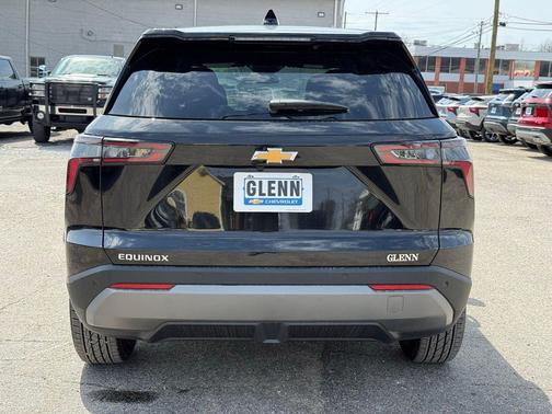 Mosaic Black Metallic 2026 Chevrolet Equinox 1LT