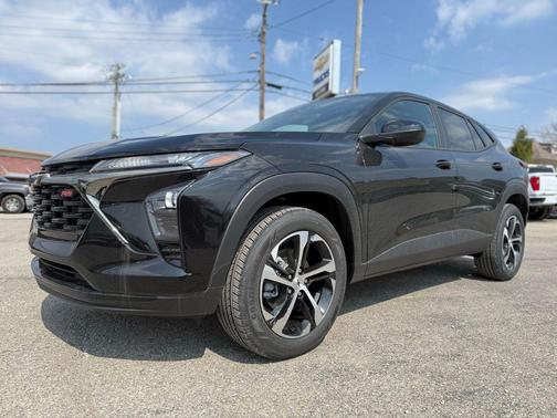 Mosaic Black Metallic 2026 Chevrolet Trax FWD 1RS