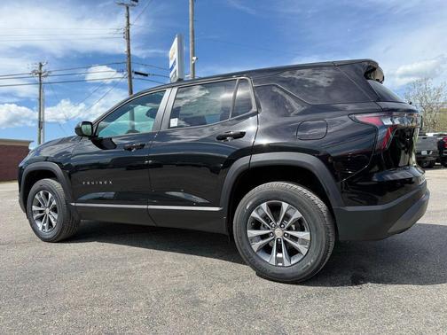 Mosaic Black Metallic 2026 Chevrolet Equinox 1LT
