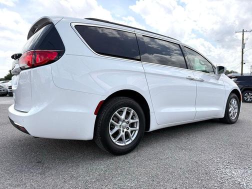 Bright White Clearcoat 2020 Chrysler Pacifica Touring