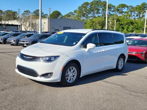 Bright White Clearcoat 2020 Chrysler Pacifica Touring