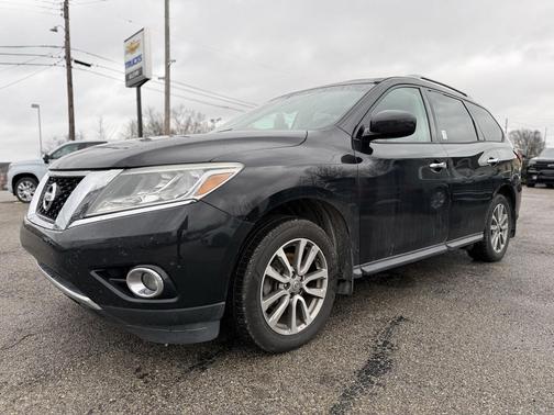 2016 Nissan Pathfinder SV