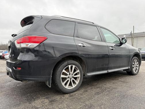 2016 Nissan Pathfinder SV