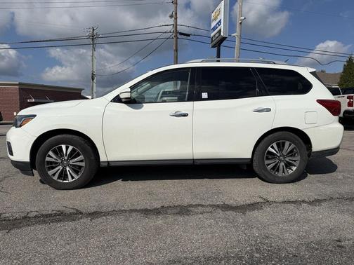 2018 Nissan Pathfinder SV