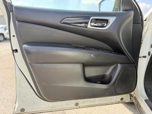 2018 Nissan Pathfinder SV