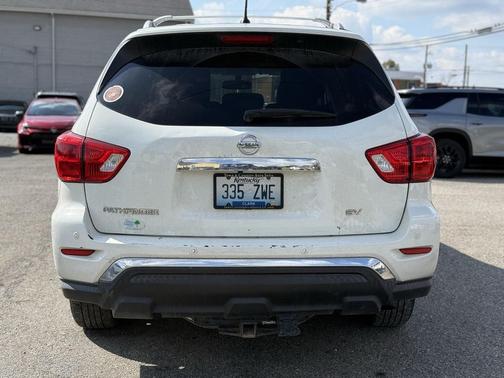 2018 Nissan Pathfinder SV