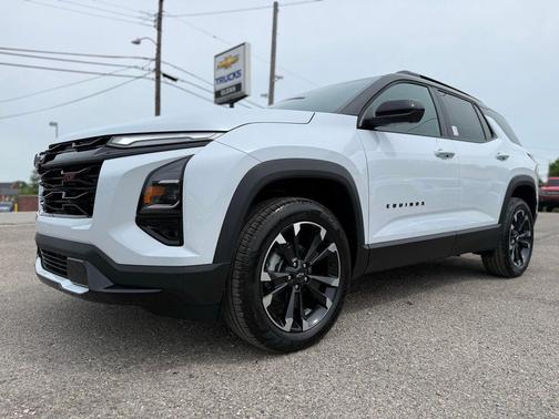 Polar White Tricoat 2026 Chevrolet Equinox AWD RS