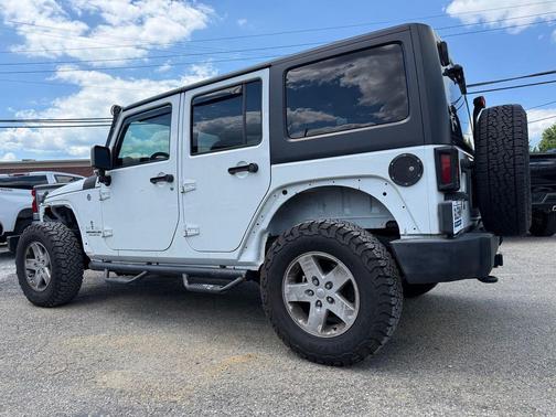 Bright White Clearcoat 2017 Jeep Wrangler Unlimited Sport