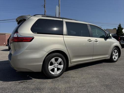 2015 Toyota Sienna LE