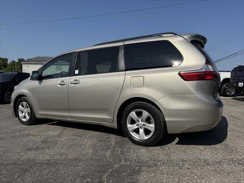 2015 Toyota Sienna LE