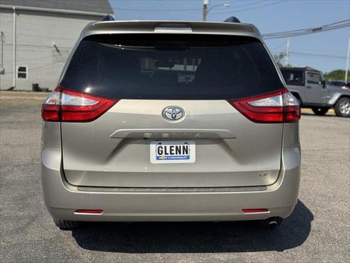2015 Toyota Sienna LE