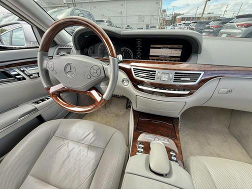 2011 Mercedes-Benz S-Class S 550
