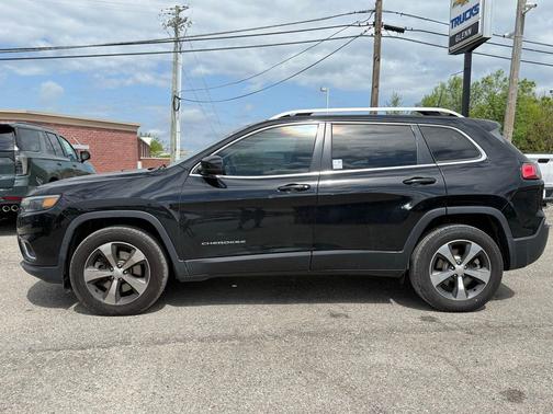 Diamond Black Crystal Pearlcoat 2019 Jeep Cherokee Limited
