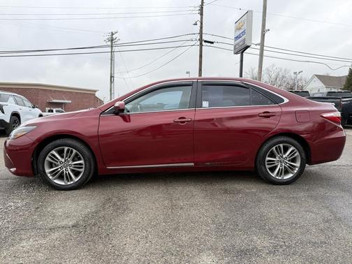 2016 Toyota Camry SE