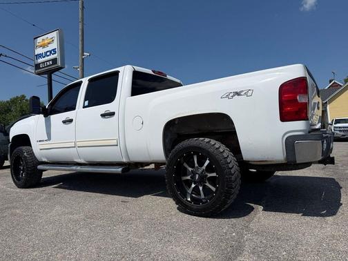 Summit White 2009 Chevrolet Silverado 2500 LT Crew Cab