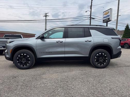 Sterling Gray Metallic 2027 Chevrolet Traverse AWD Z71