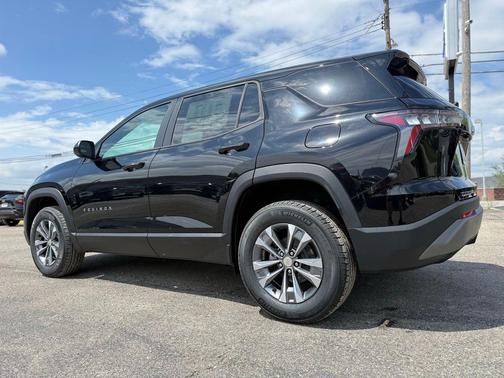 Mosaic Black Metallic 2026 Chevrolet Equinox 1LT