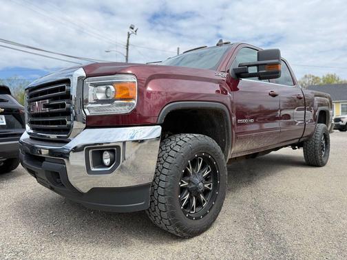 Deep Garnet Metallic 2017 GMC Sierra 2500 SLE