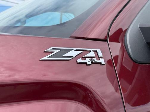 Deep Garnet Metallic 2017 GMC Sierra 2500 SLE