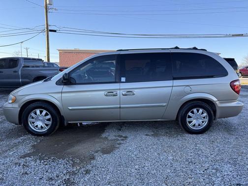 2005 Chrysler Town & Country Touring