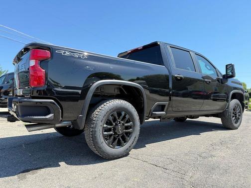 Black 2026 Chevrolet Silverado 2500 Custom