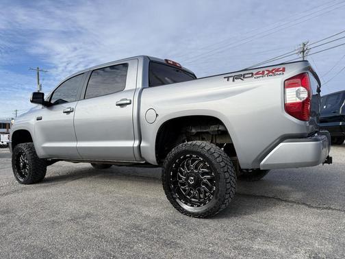 2018 Toyota Tundra SR5
