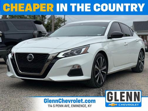 Glacier White 2022 Nissan Altima SR FWD