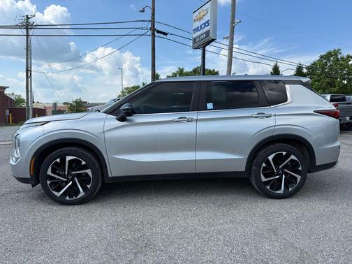 2022 Mitsubishi Outlander SE