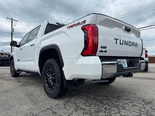 Ice 2025 Toyota Tundra SR5