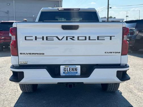 Summit White 2022 Chevrolet Silverado 1500 Custom