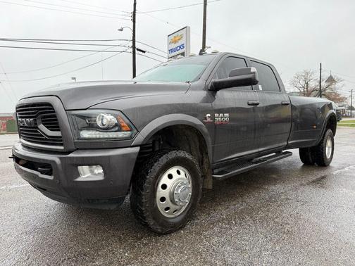 2018 RAM 3500 Laramie Crew Cab 4x4 8' Box